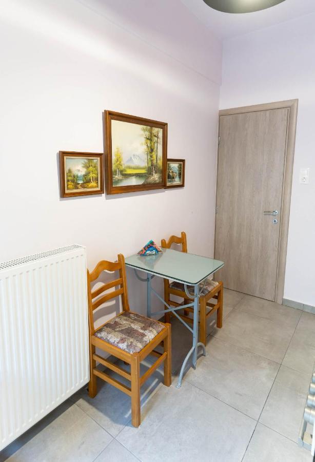 Byt Downtown Flat Larissa Exterior foto